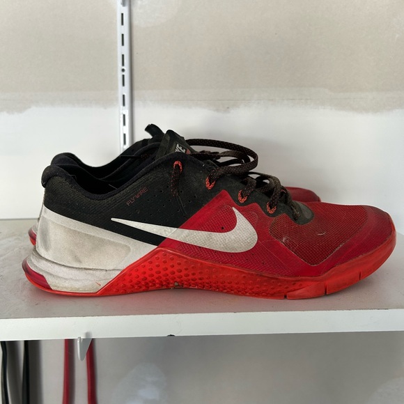 Nike Metcon 2 red black and white gym and running shoe - Picture 5 of 5